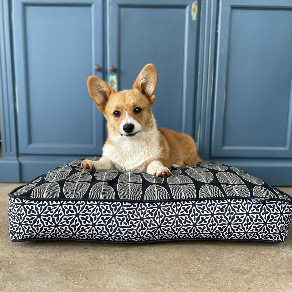 Botanical Black Pet Bed